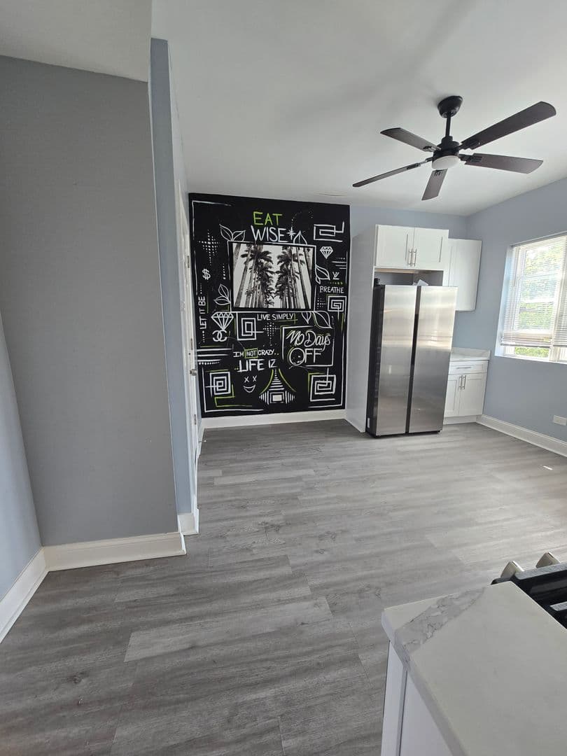 Chicago Apartment: 1111 W 62nd Street