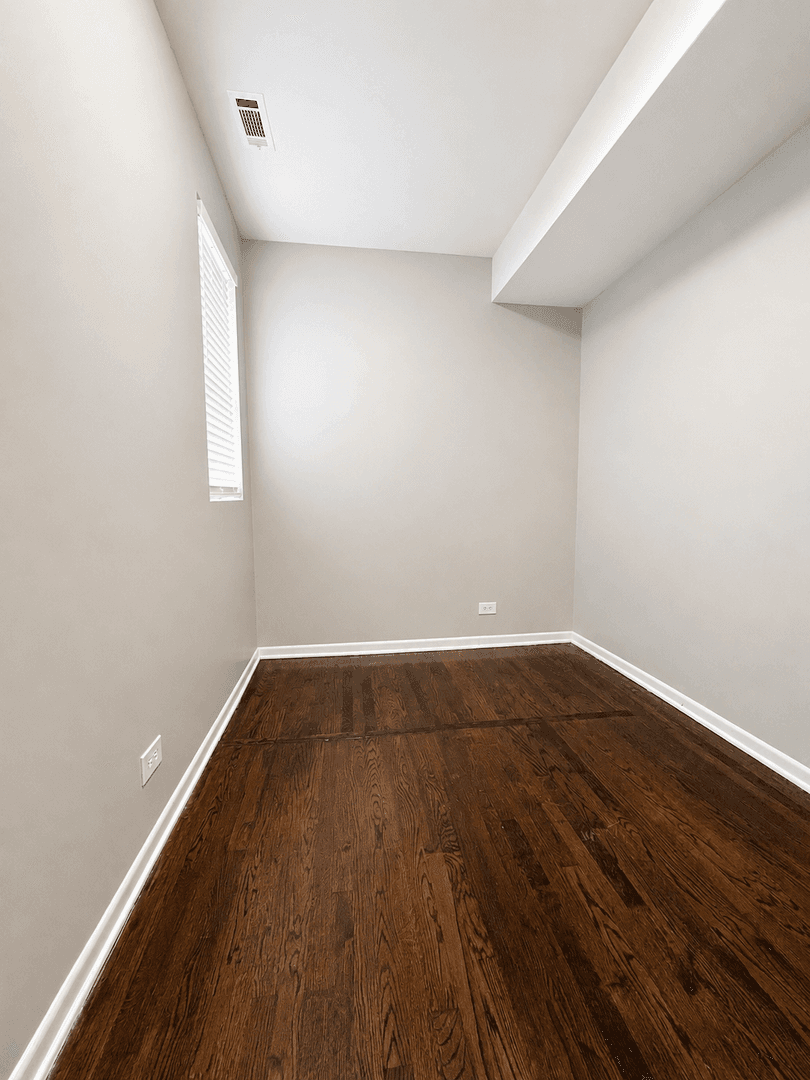 Chicago Apartment: 1235 S Kolin Ave