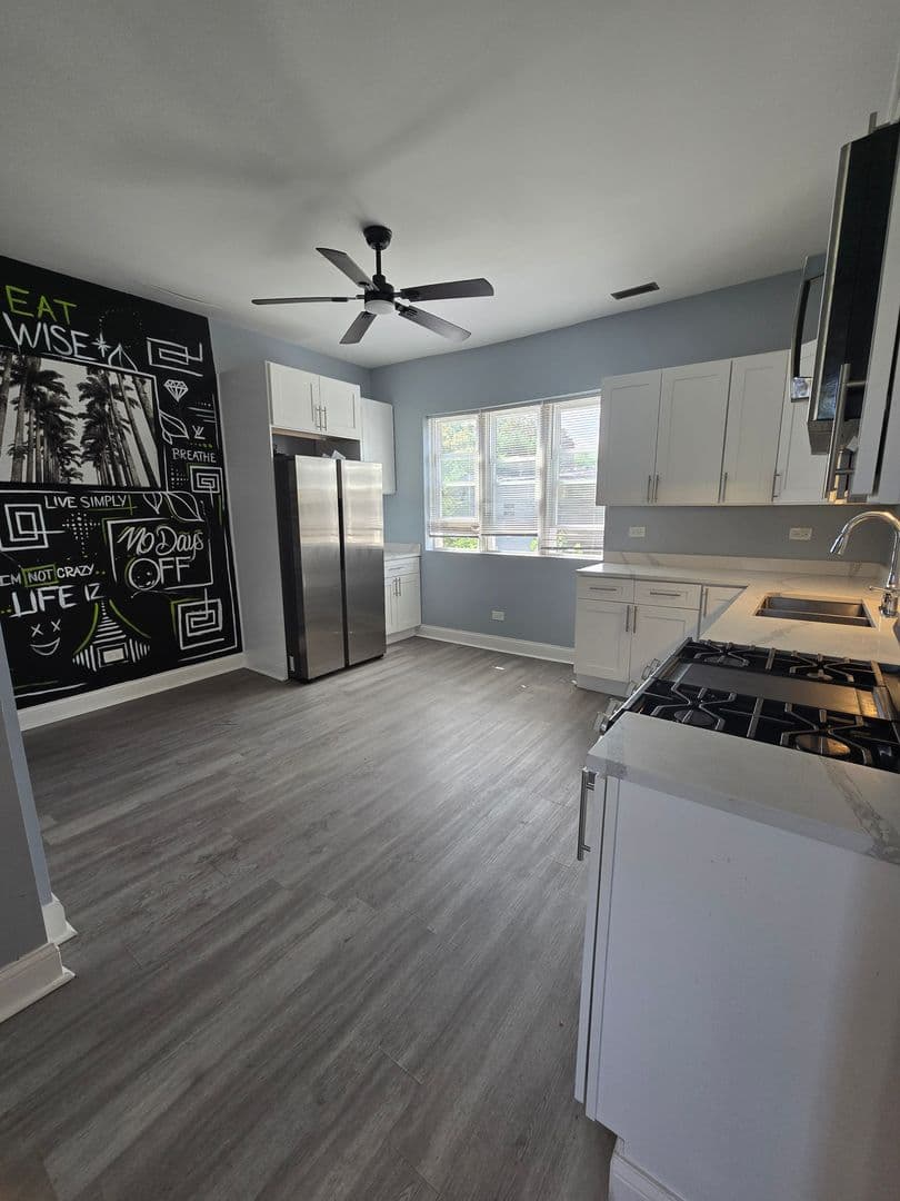 Chicago Apartment: 1111 W 62nd Street