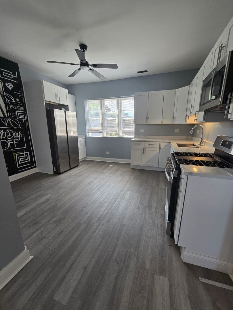 Chicago Apartment: 1111 W 62nd Street