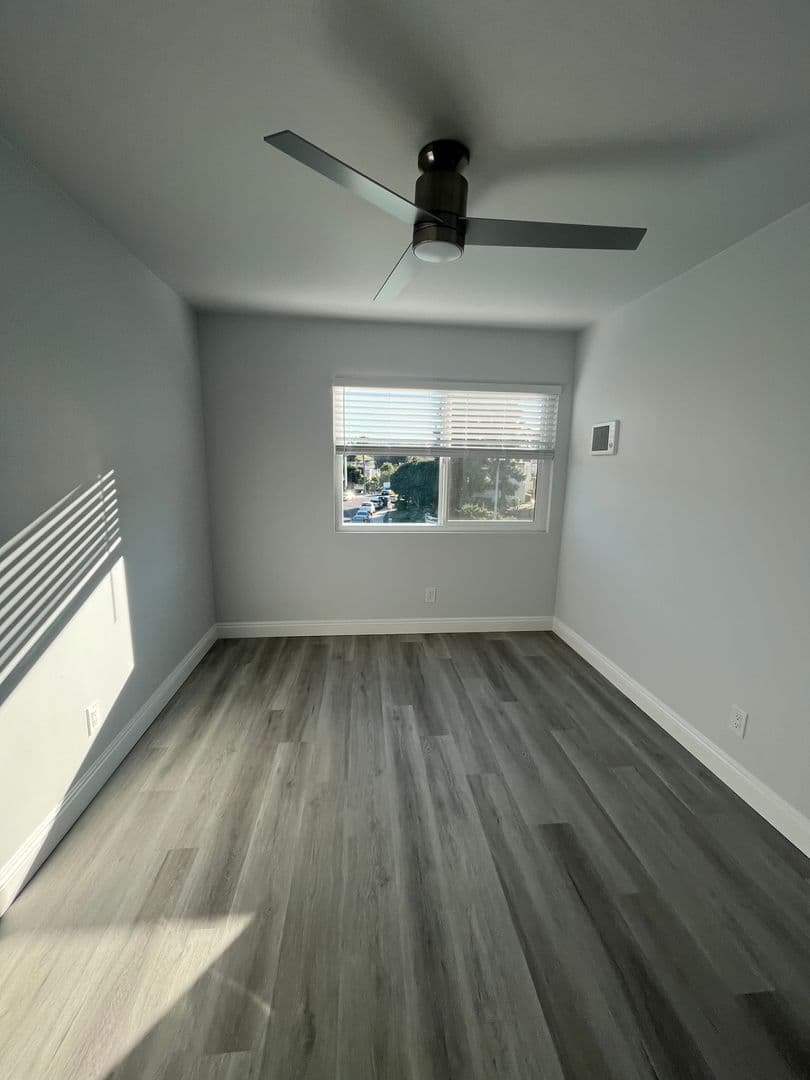Oceanside Apartment: 3586 Mesa Dr.