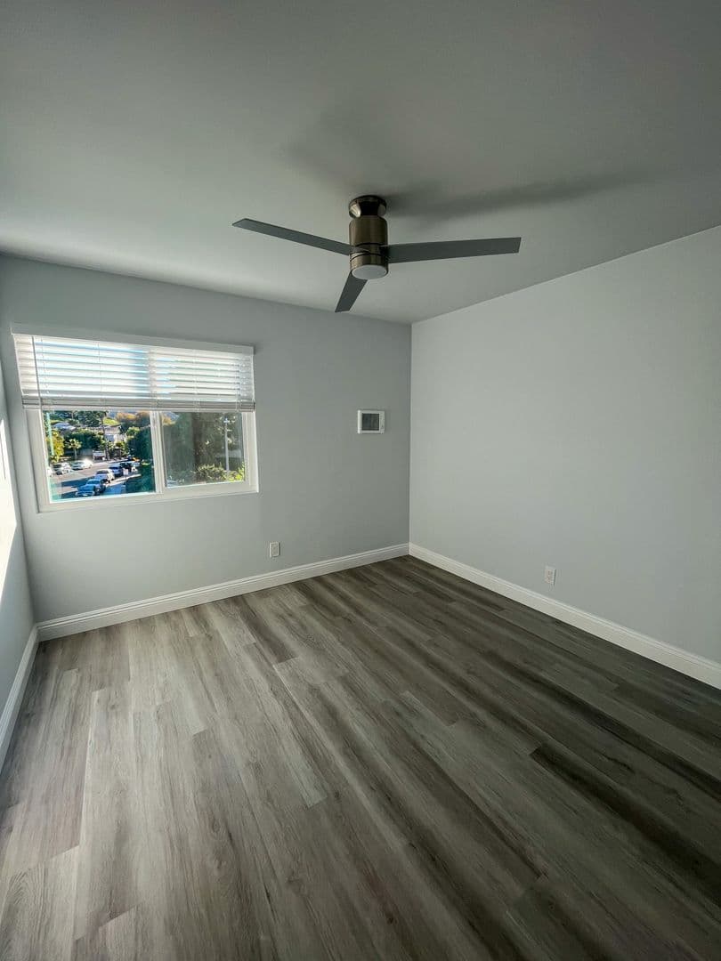Oceanside Apartment: 3586 Mesa Dr.