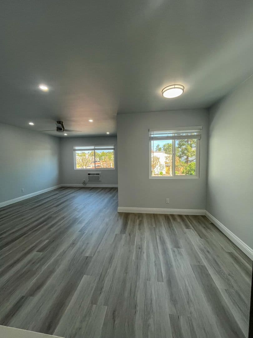 Oceanside Apartment: 3586 Mesa Dr.