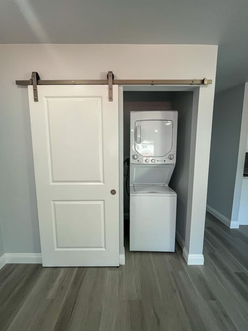 Oceanside Apartment: 322 Garrison Street
