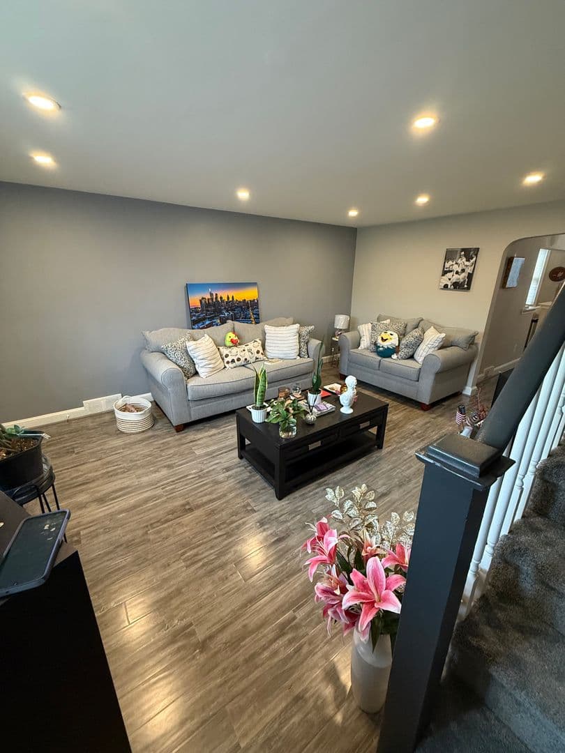 Glenolden Townhome: 407 Pine Street