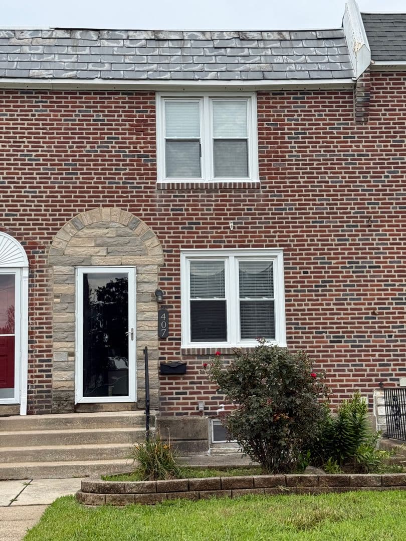 Glenolden Townhome: 407 Pine Street