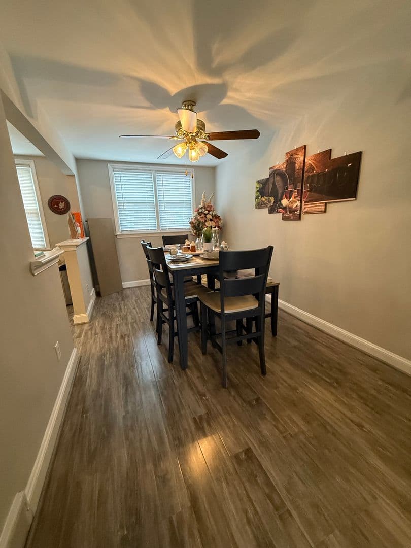 Glenolden Townhome: 407 Pine Street