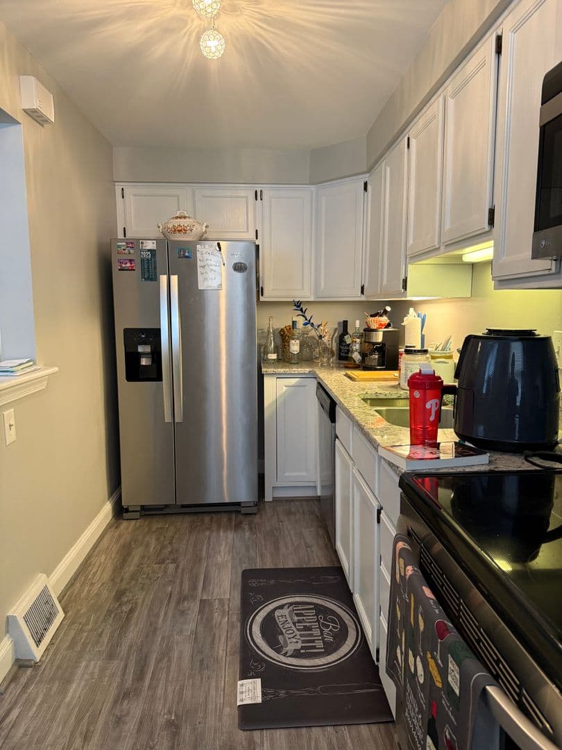 Glenolden Townhome: 407 Pine Street