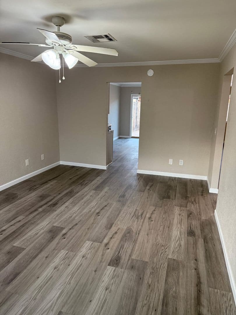 Mesa House: 6325 E Avalon St