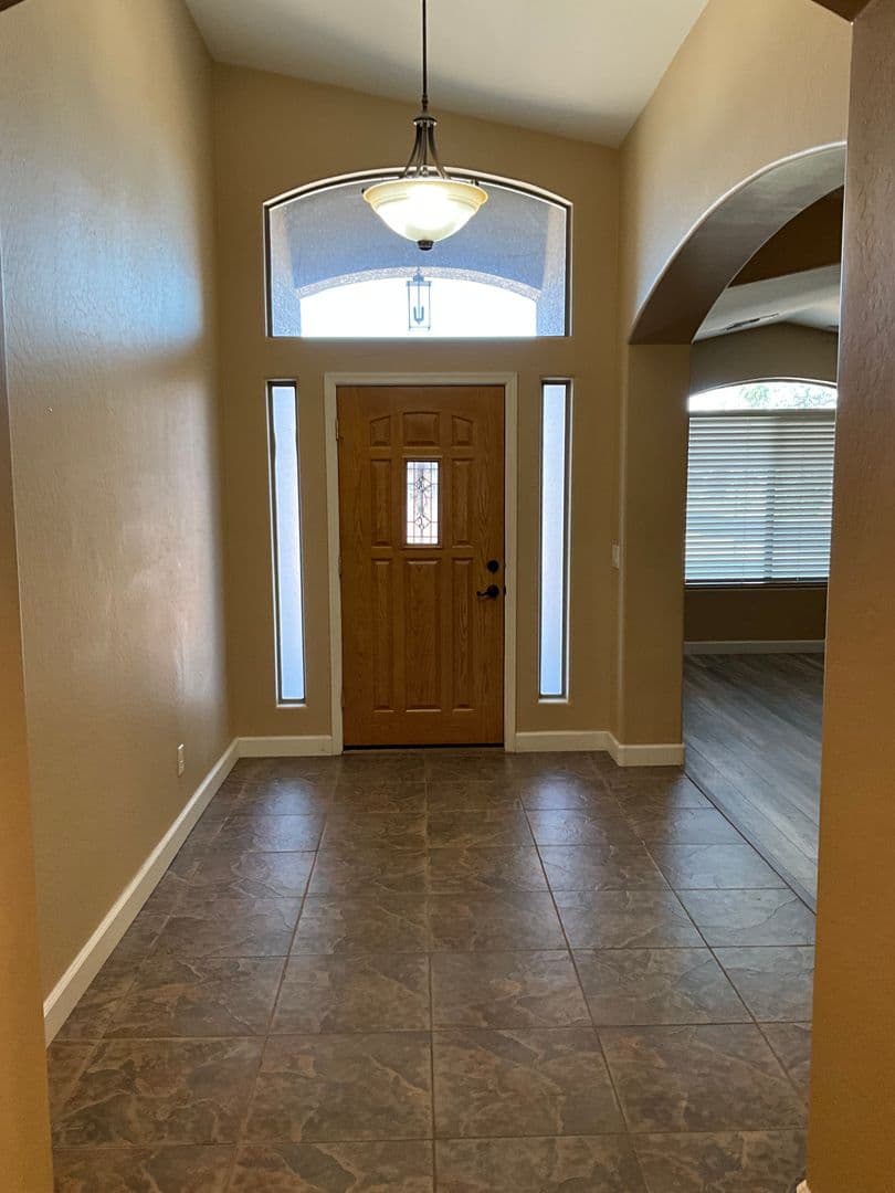 Maricopa House: 41741 W Parkhill Ct