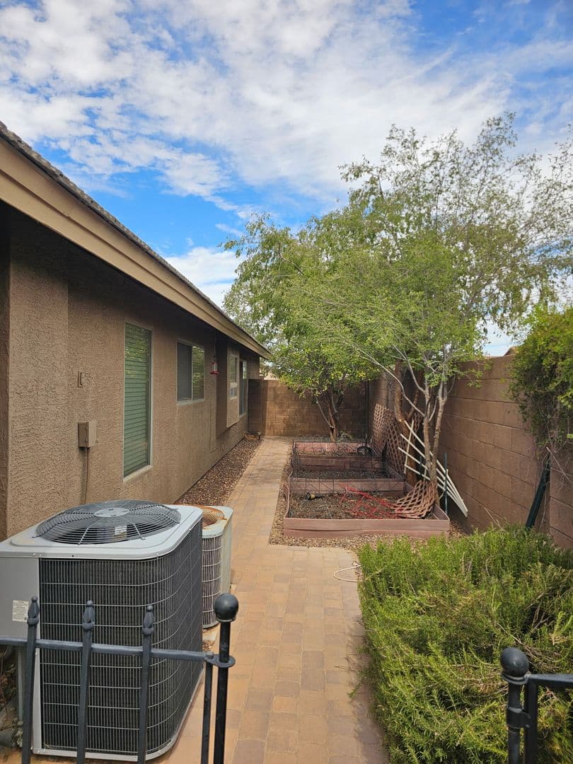 Maricopa House: 41741 W Parkhill Ct