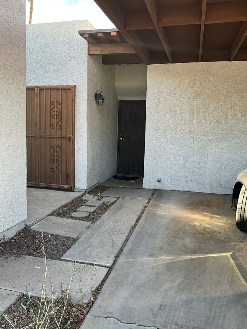 Phoenix House: 5122 E Edgemont
