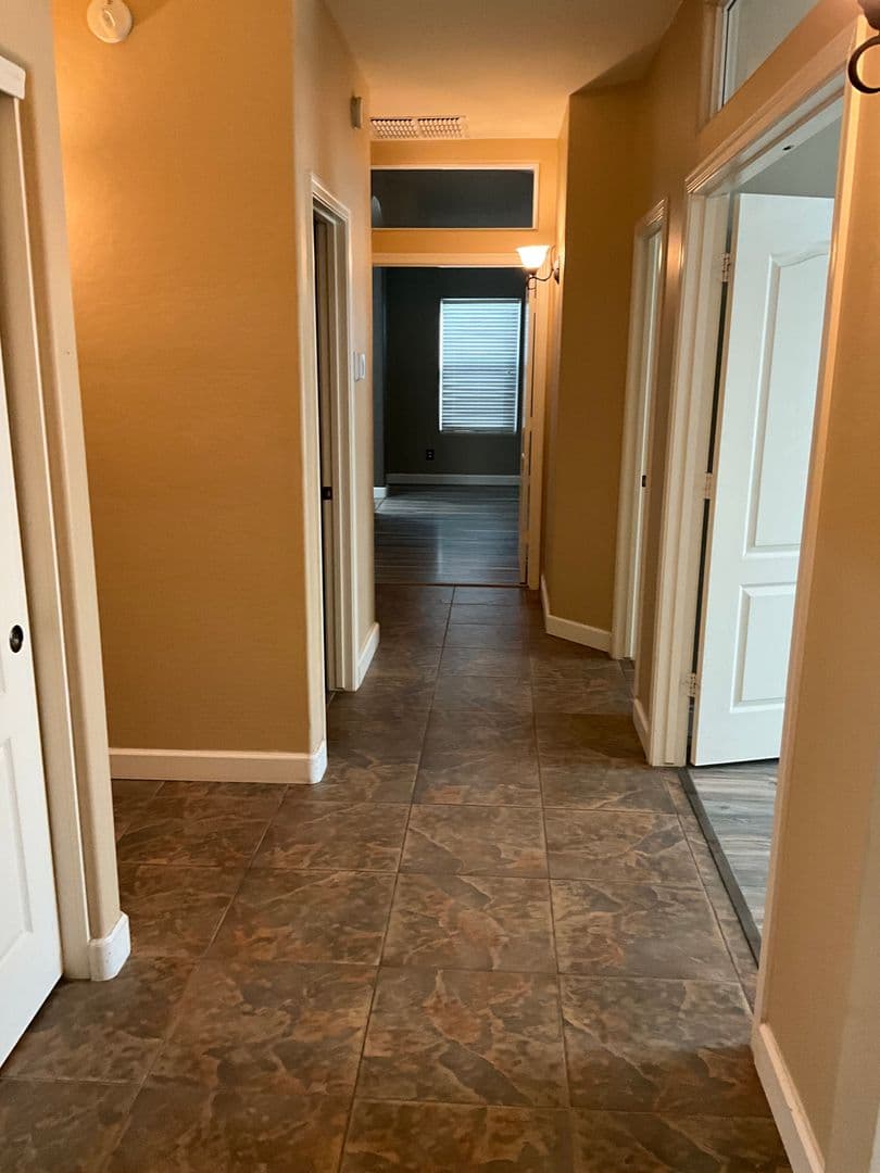 Maricopa House: 41741 W Parkhill Ct