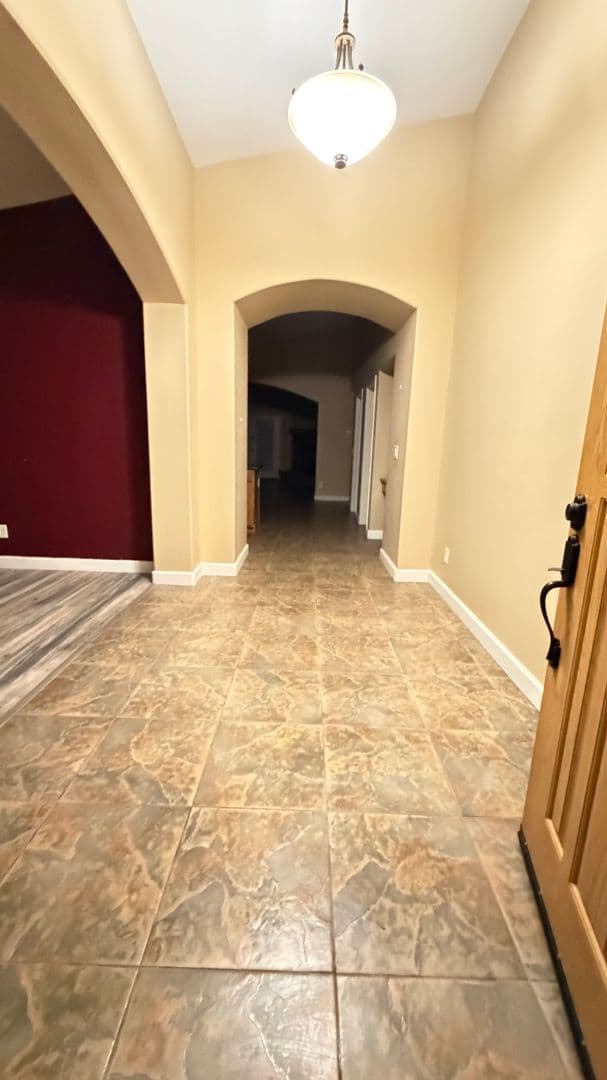 Maricopa House: 41741 W Parkhill Ct