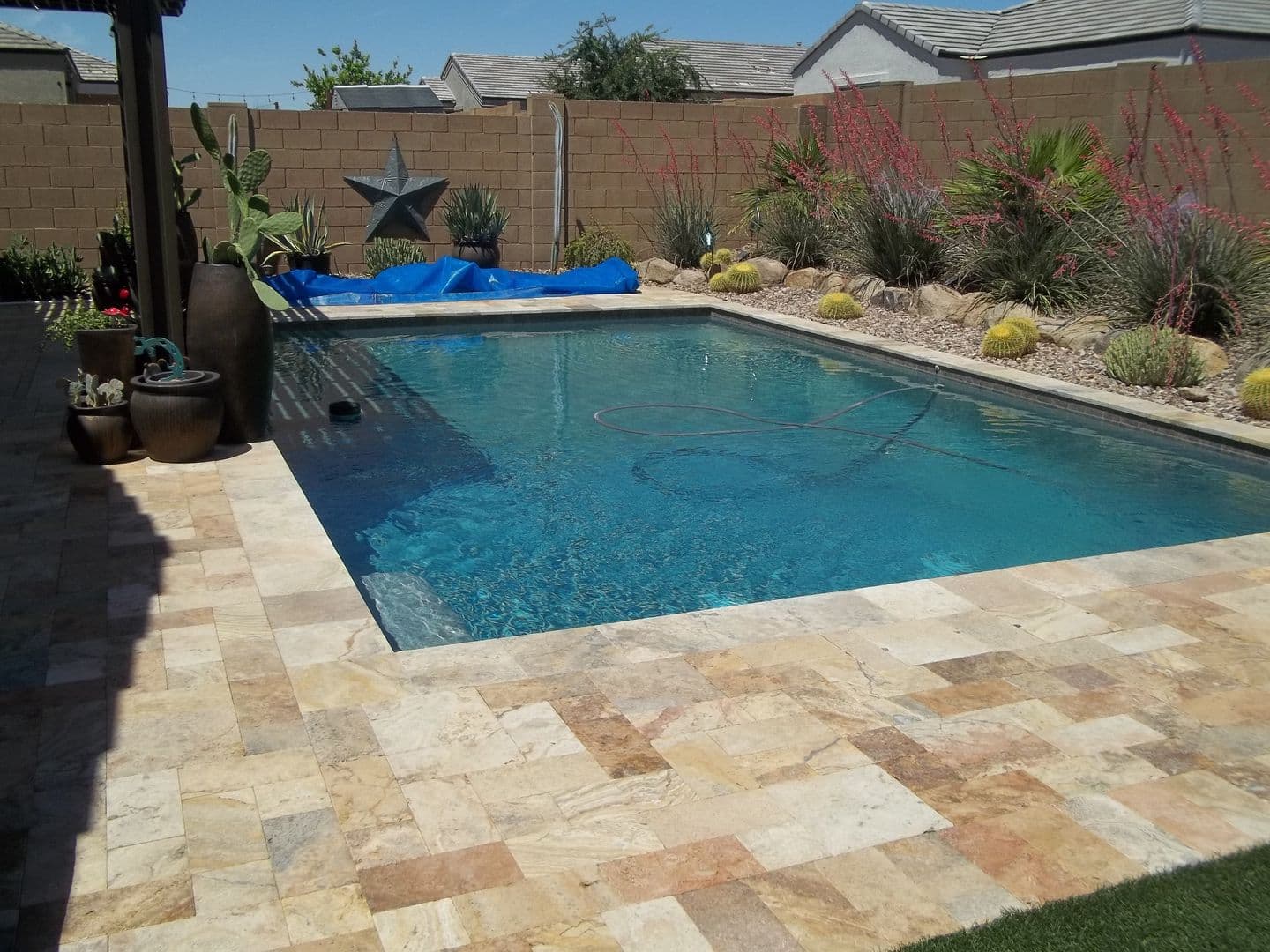 Florence House: 8508 W Rushmore Way
