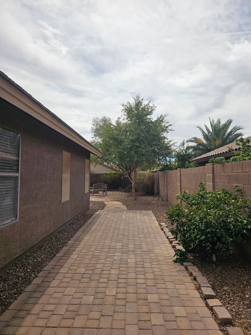 Maricopa House: 41741 W Parkhill Ct