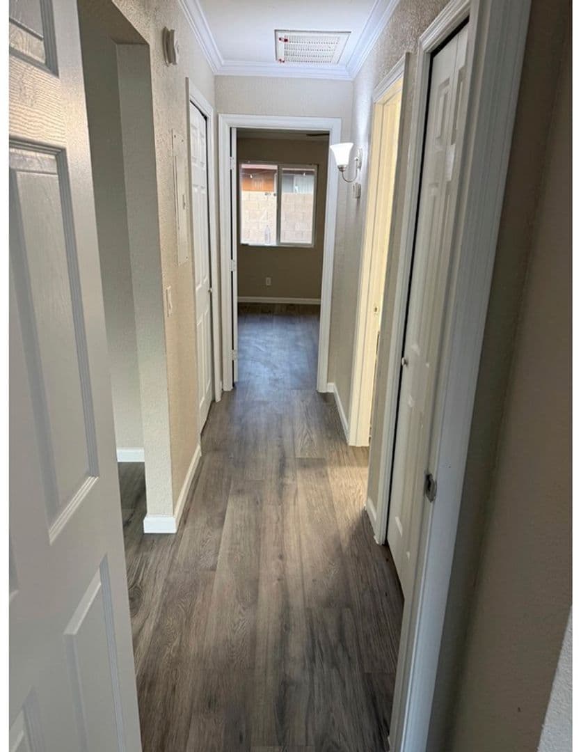 Mesa House: 6325 E Avalon St