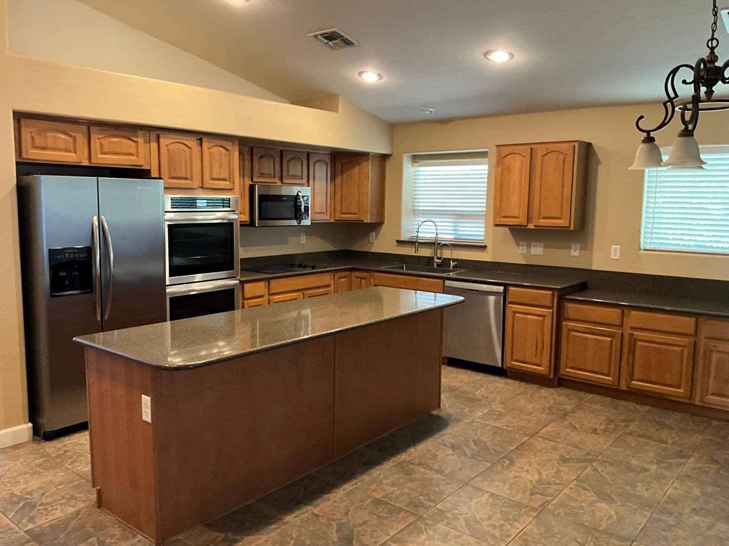 Maricopa House: 41741 W Parkhill Ct