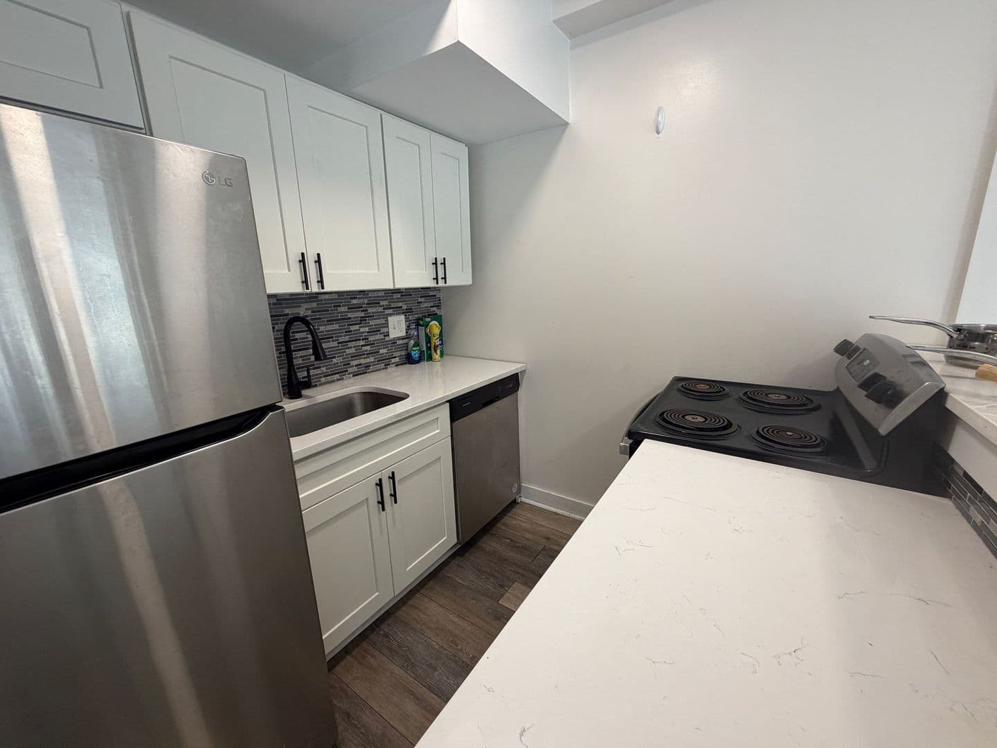Onset Apartment: 211 Onset Avenue