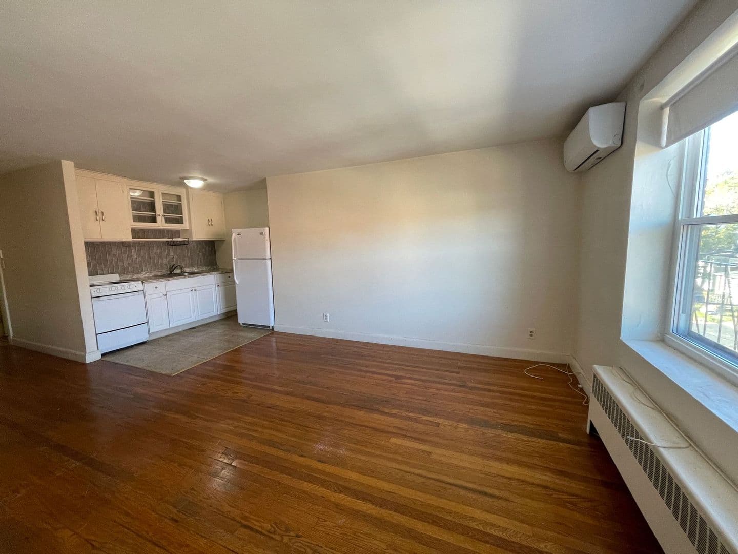 Rockland Apartment: 346 Union Street