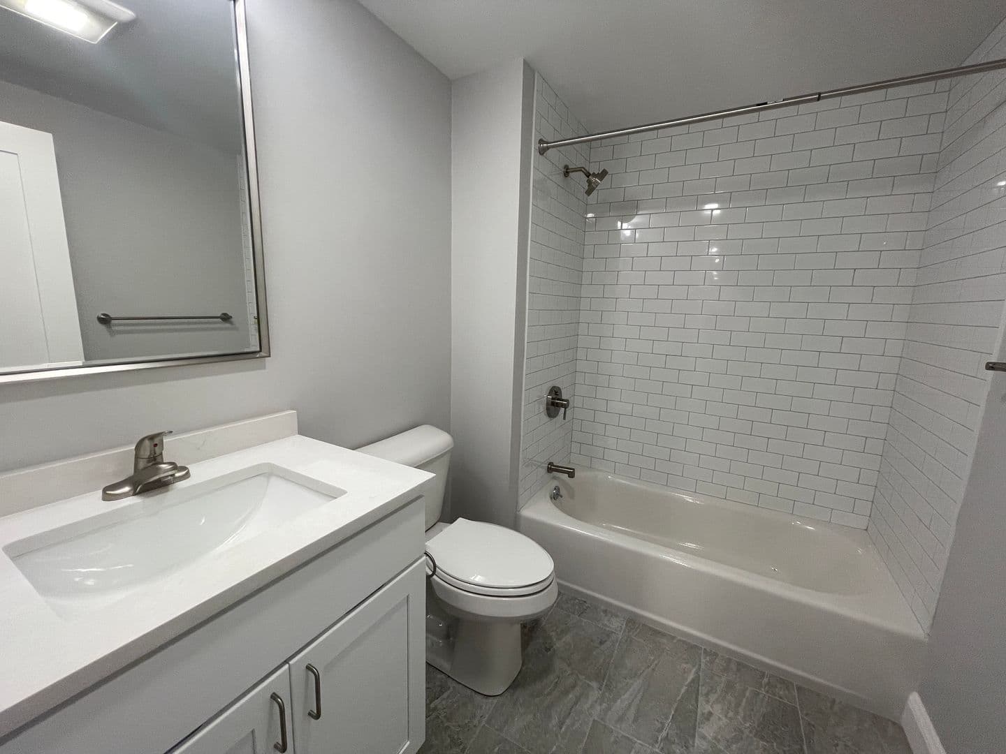 Harwich Apartment: 328 Bank Street