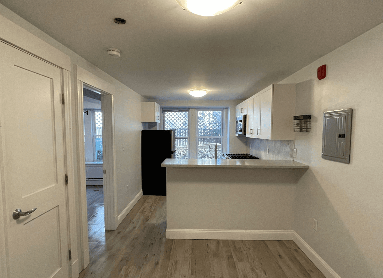 Salem Apartment: 233 Lafayette St