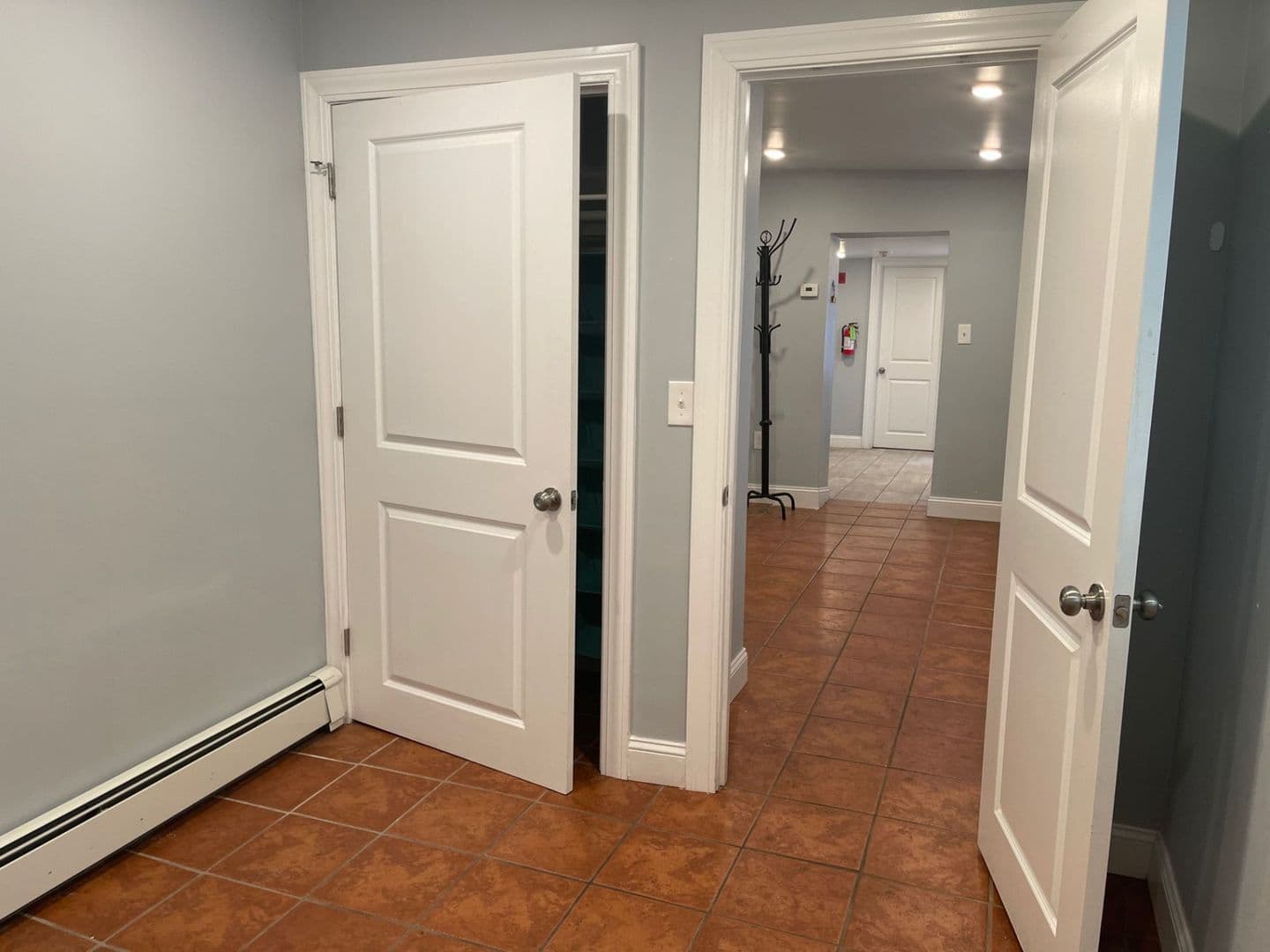 East Boston Apartment: 33 Chelsea Street