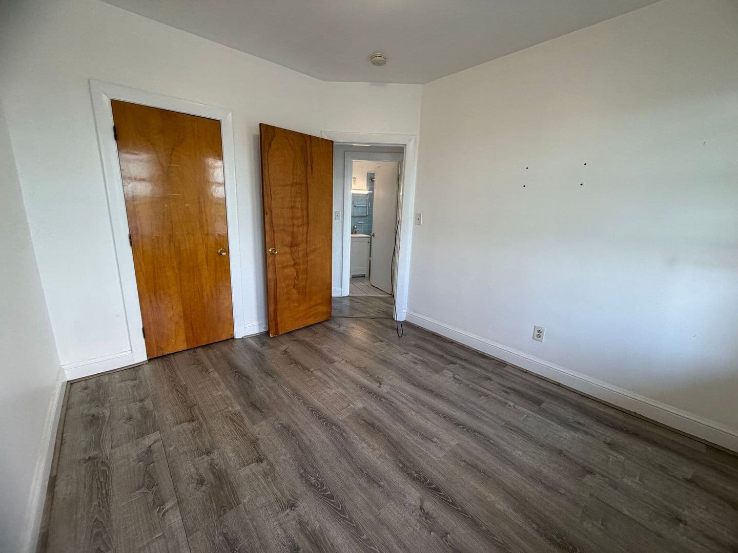 Winthrop Apartment: 87-90 Winthrop Shore Drive