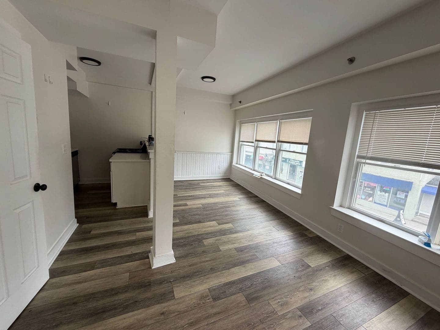 Onset Apartment: 211 Onset Avenue