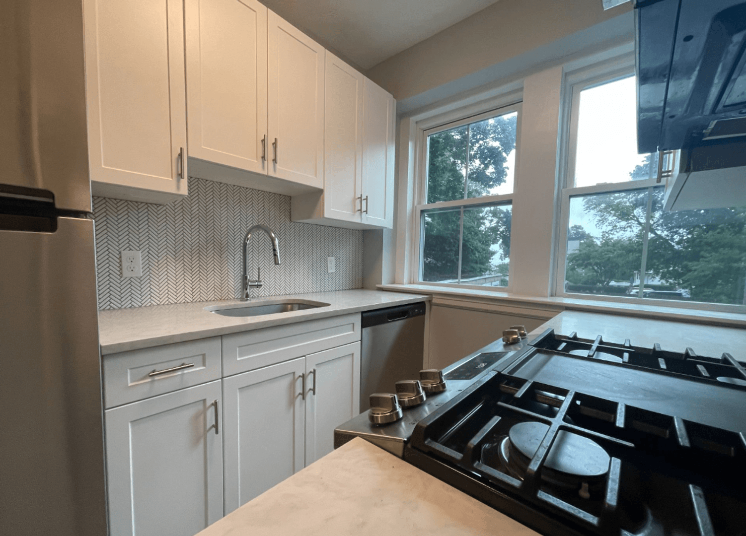 Salem Apartment: 233 Lafayette St