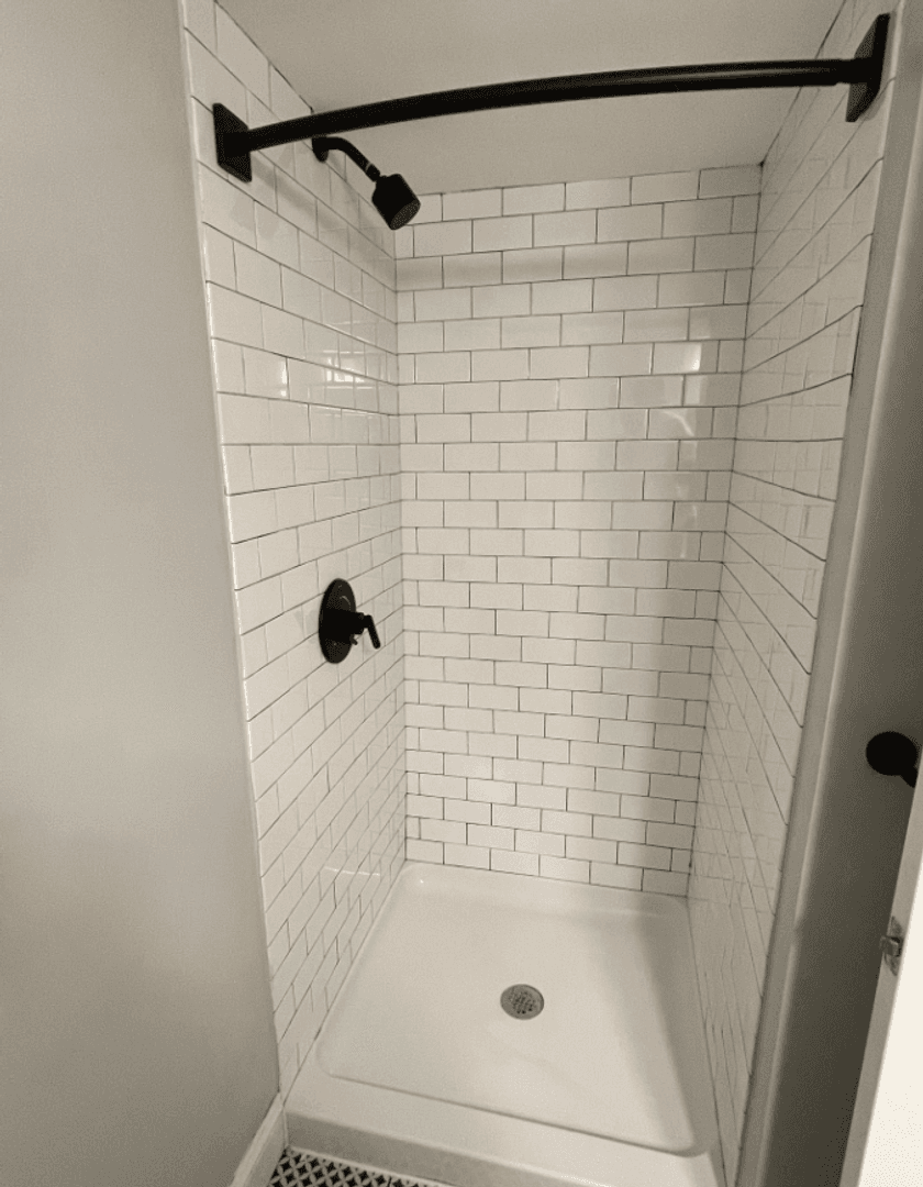 Salem Apartment: 233 Lafayette St