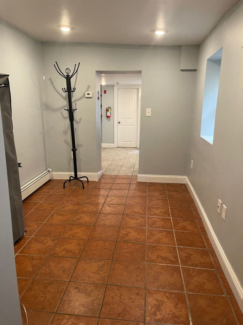 East Boston Apartment: 33 Chelsea Street