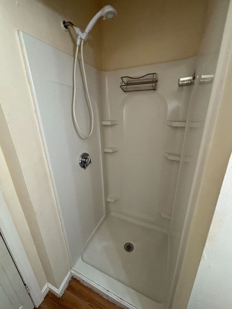 Dennis Port Apartment: 576 Main Street