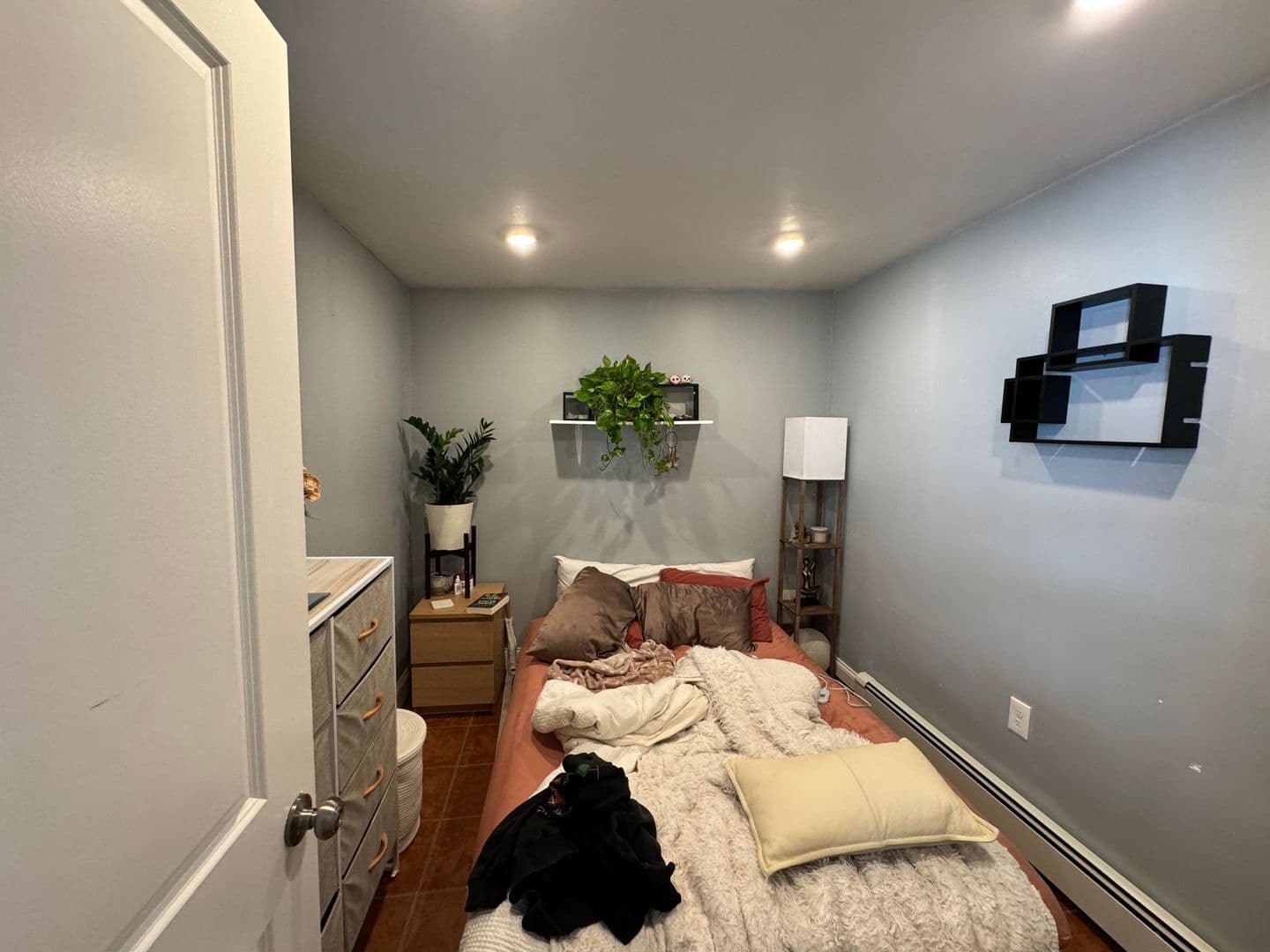 East Boston Apartment: 33 Chelsea Street