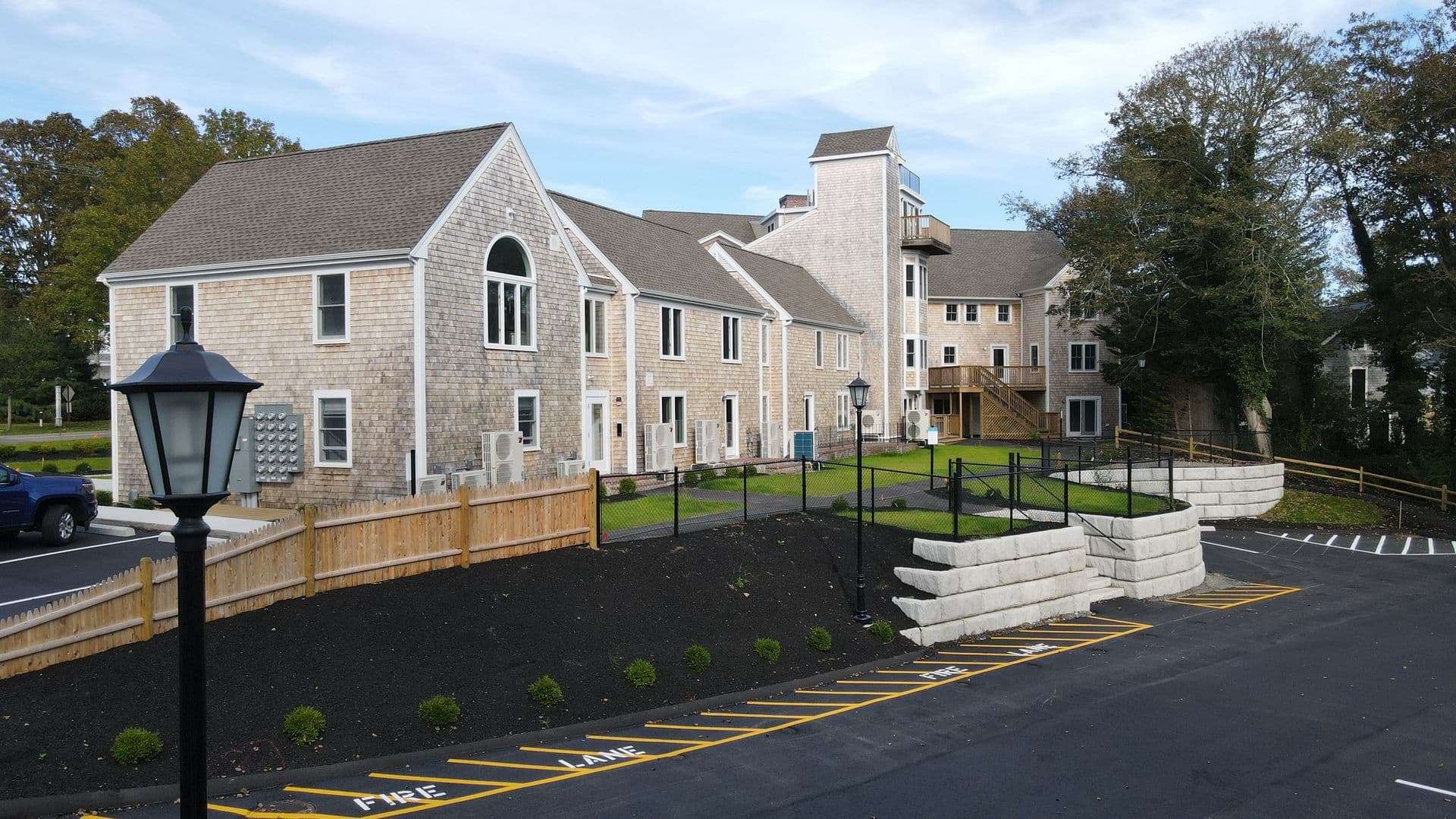 Harwich Apartment: 328 Bank Street