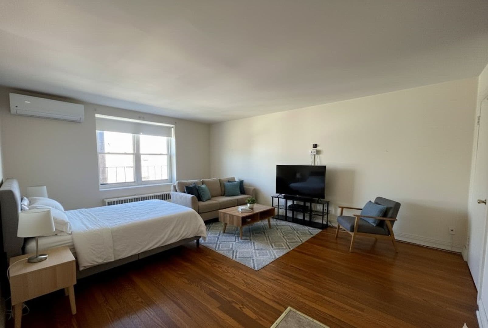 Rockland Apartment: 346 Union Street