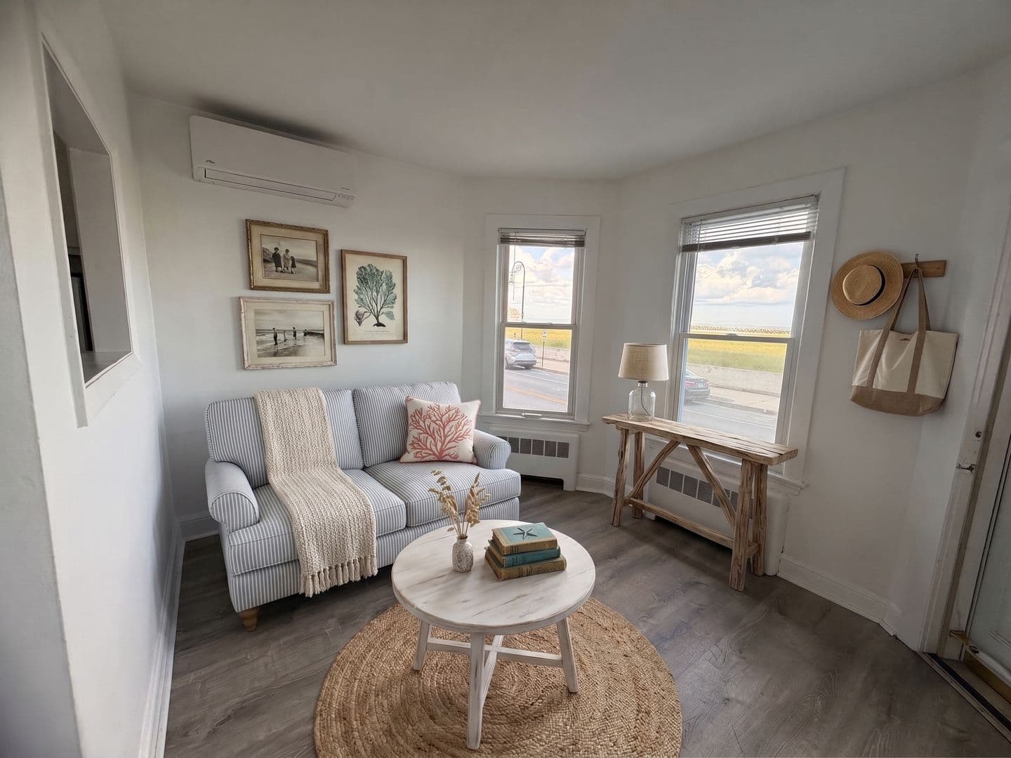 Winthrop Apartment: 87-90 Winthrop Shore Drive