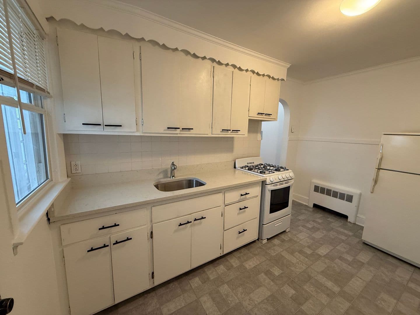 Winthrop Apartment: 87-90 Winthrop Shore Drive