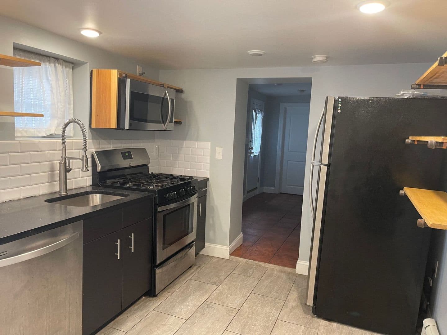 East Boston Apartment: 33 Chelsea Street
