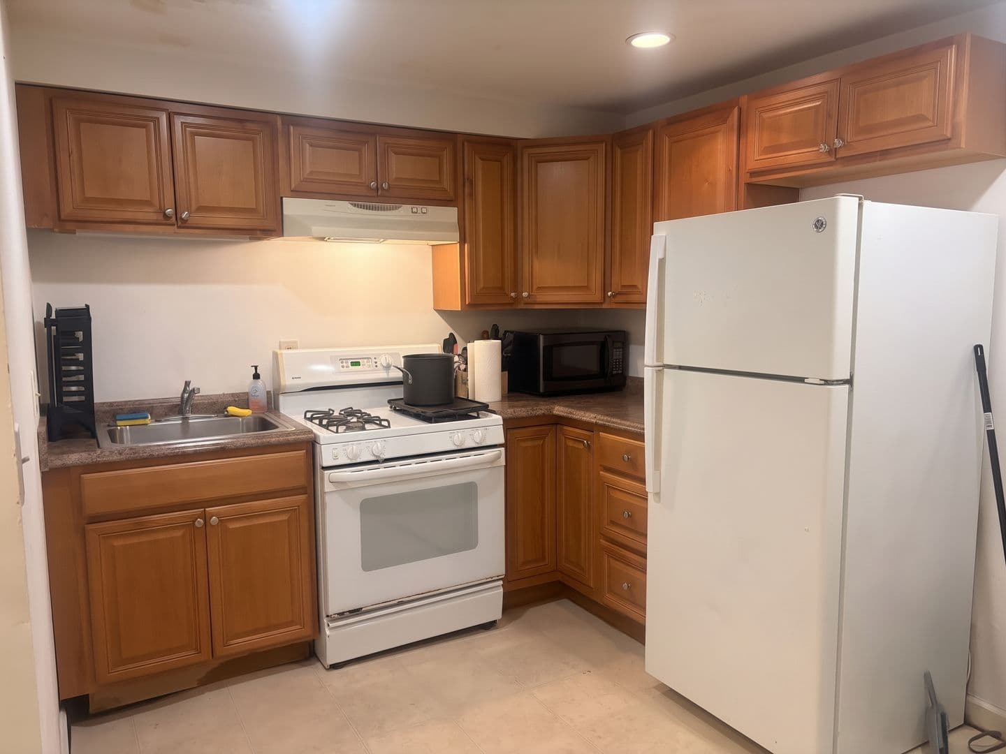 Onset Apartment: 4-6 West Central Ave