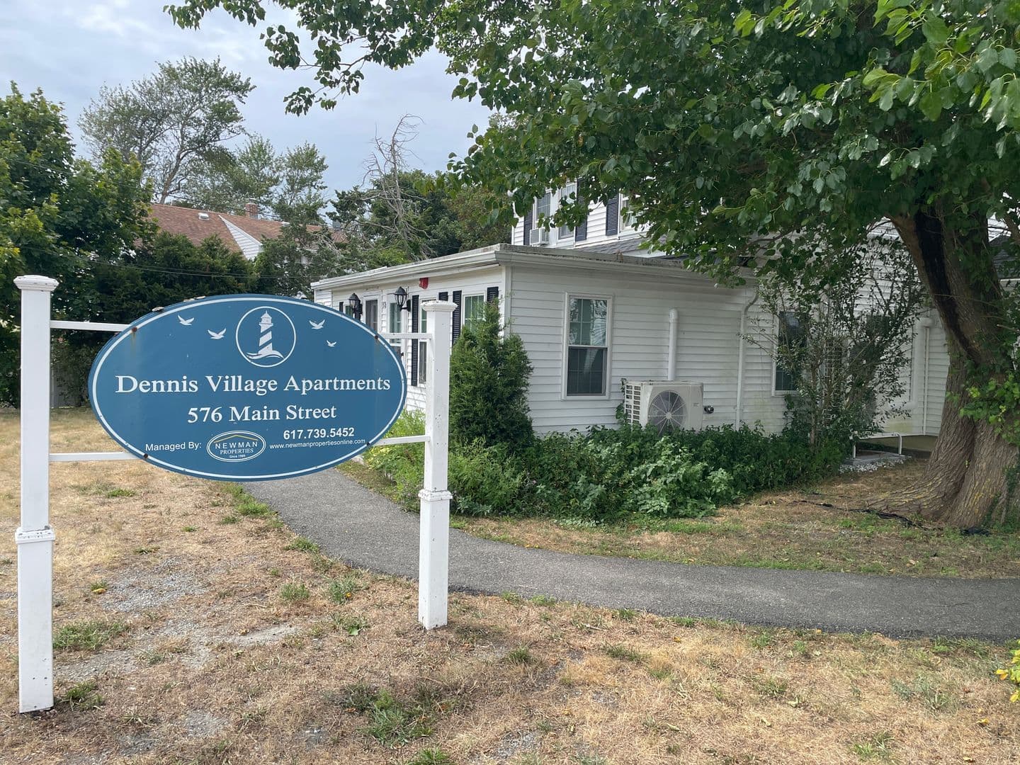 Dennis Port Apartment: 576 Main Street