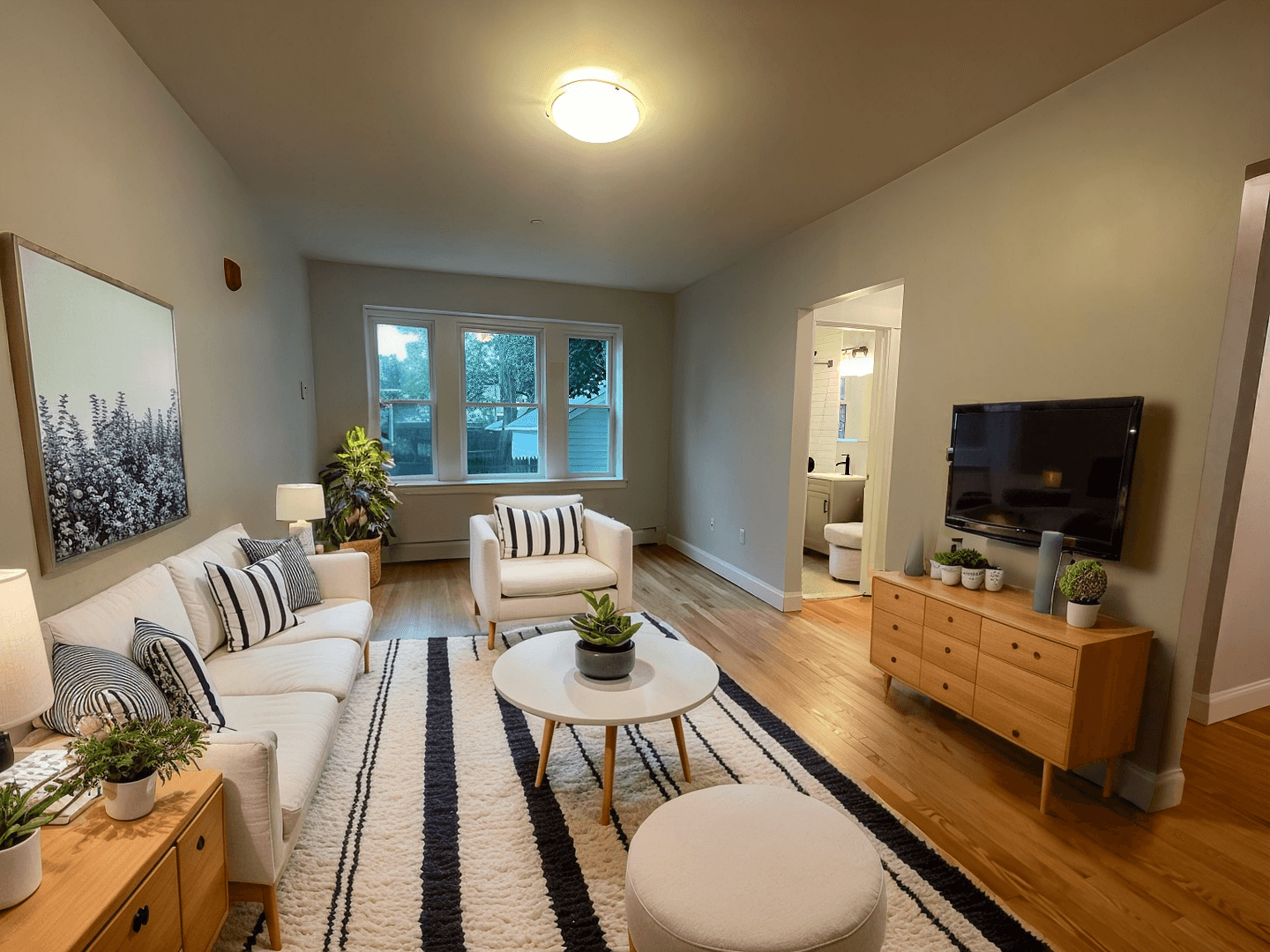 Salem Apartment: 233 Lafayette St