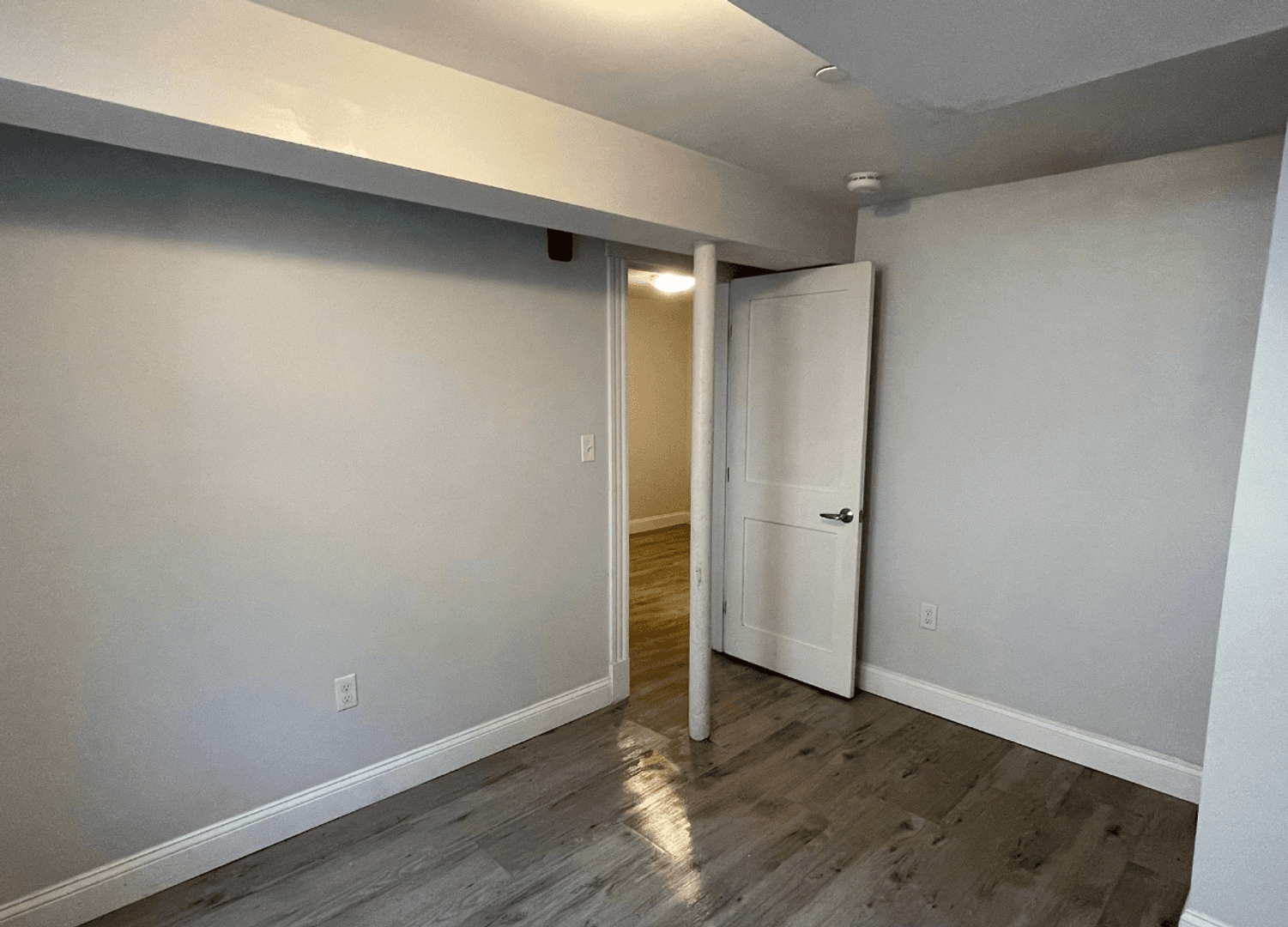 Salem Apartment: 233 Lafayette St