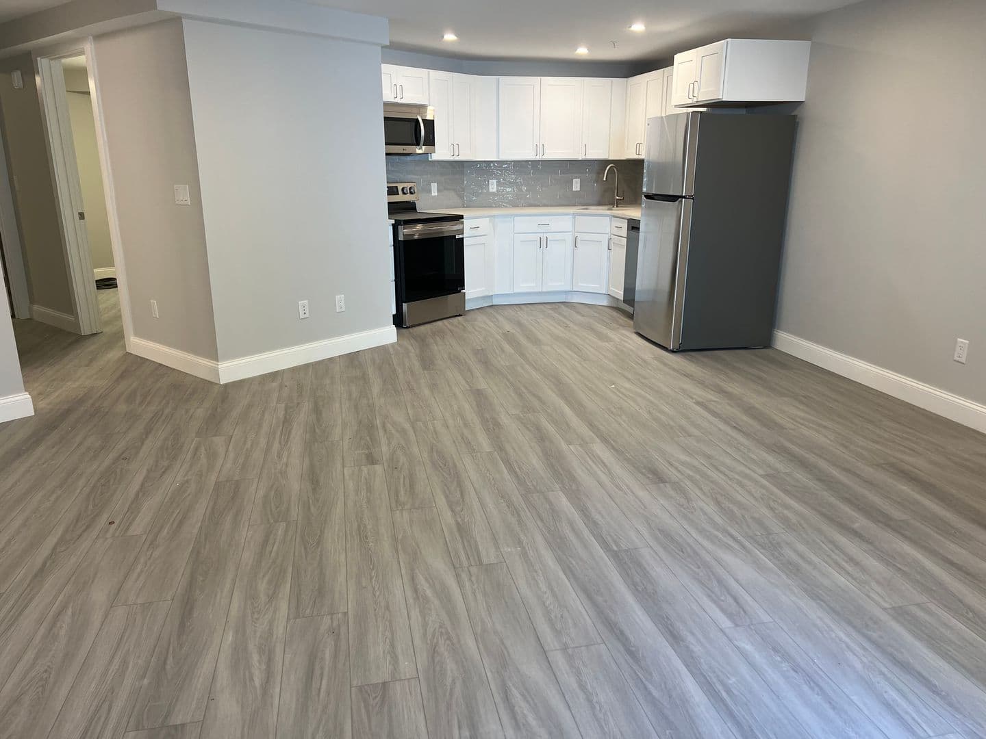 Harwich Apartment: 328 Bank Street