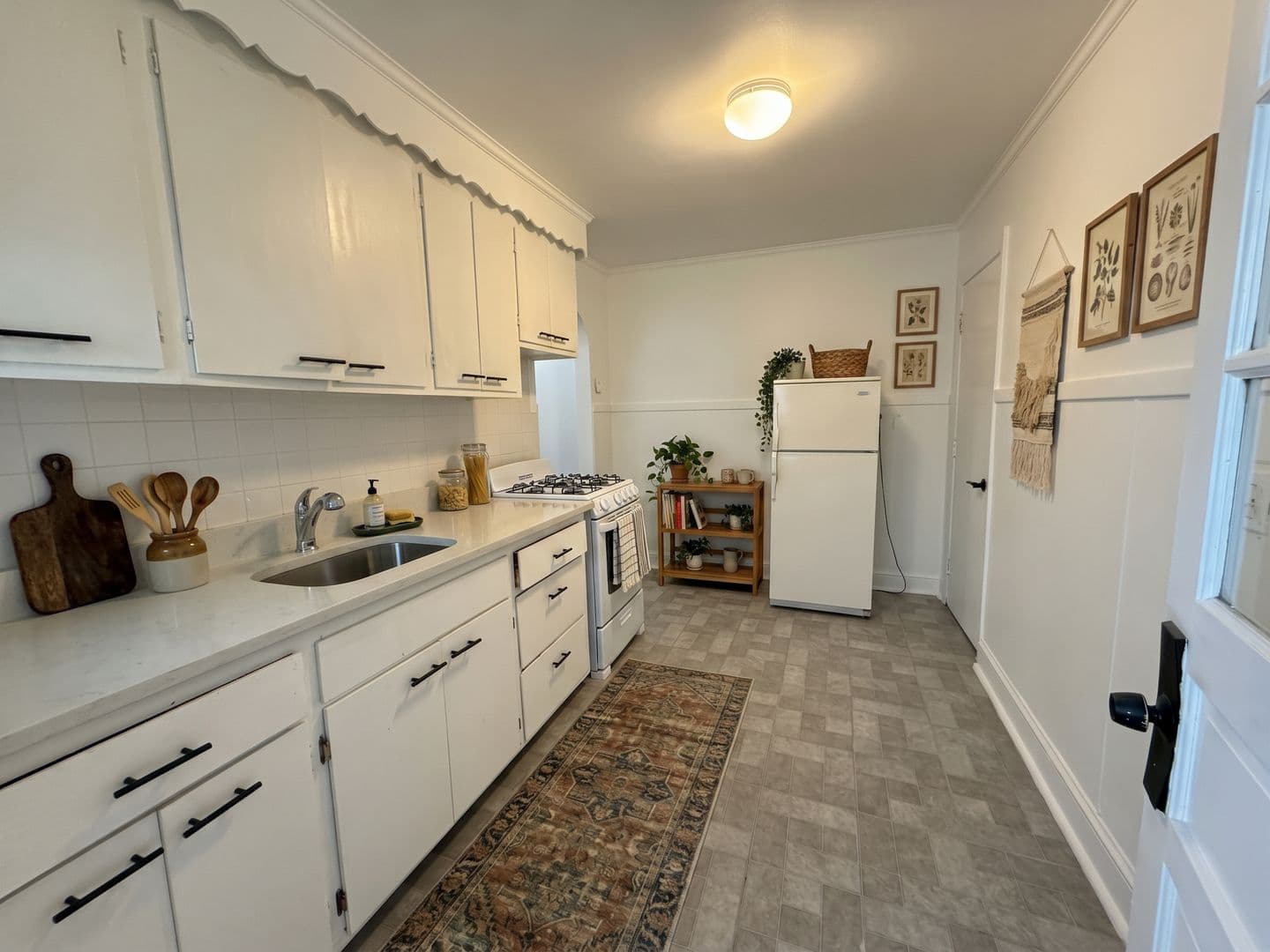 Winthrop Apartment: 87-90 Winthrop Shore Drive