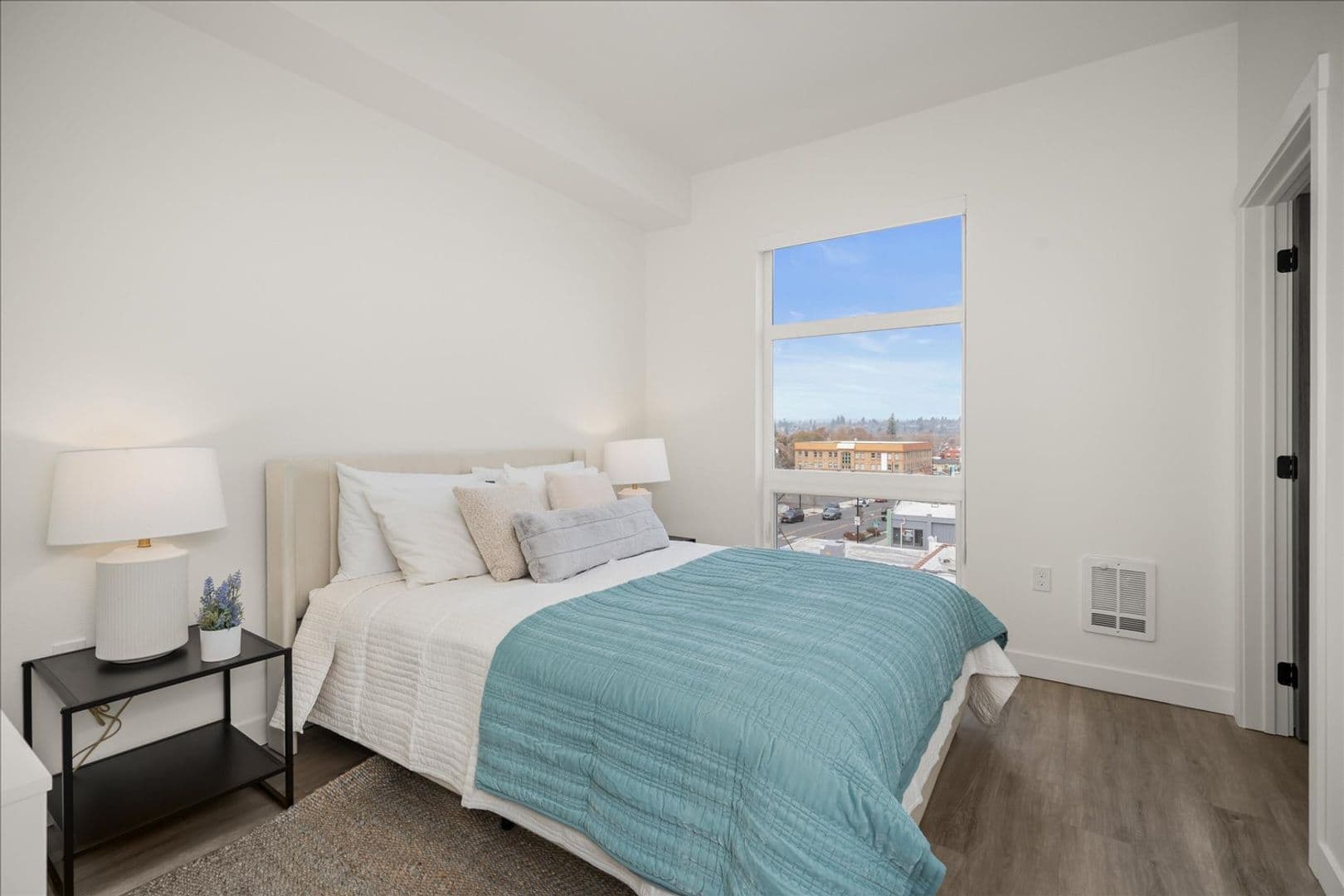 Spokane Apartment: 2002 N Monroe St