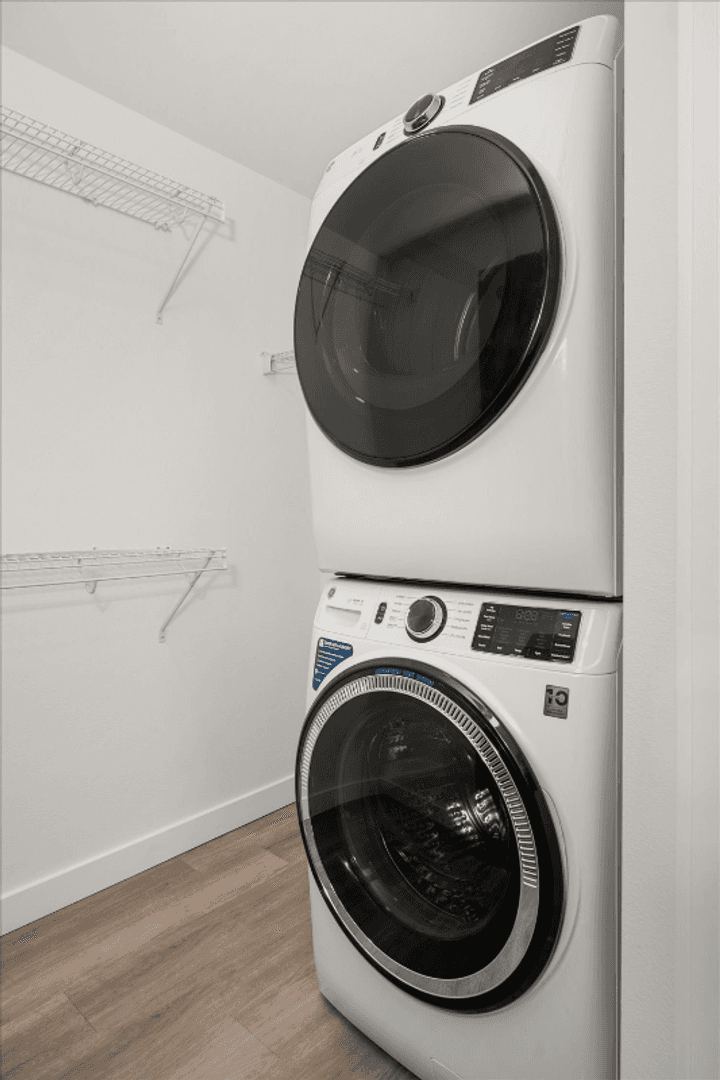 Spokane Apartment: 2002 N Monroe St