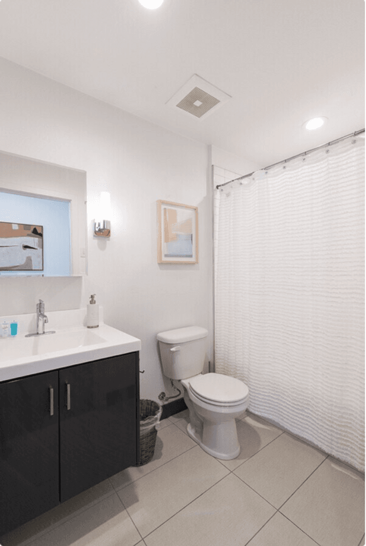 Spokane Apartment: 1310 W College Avenue