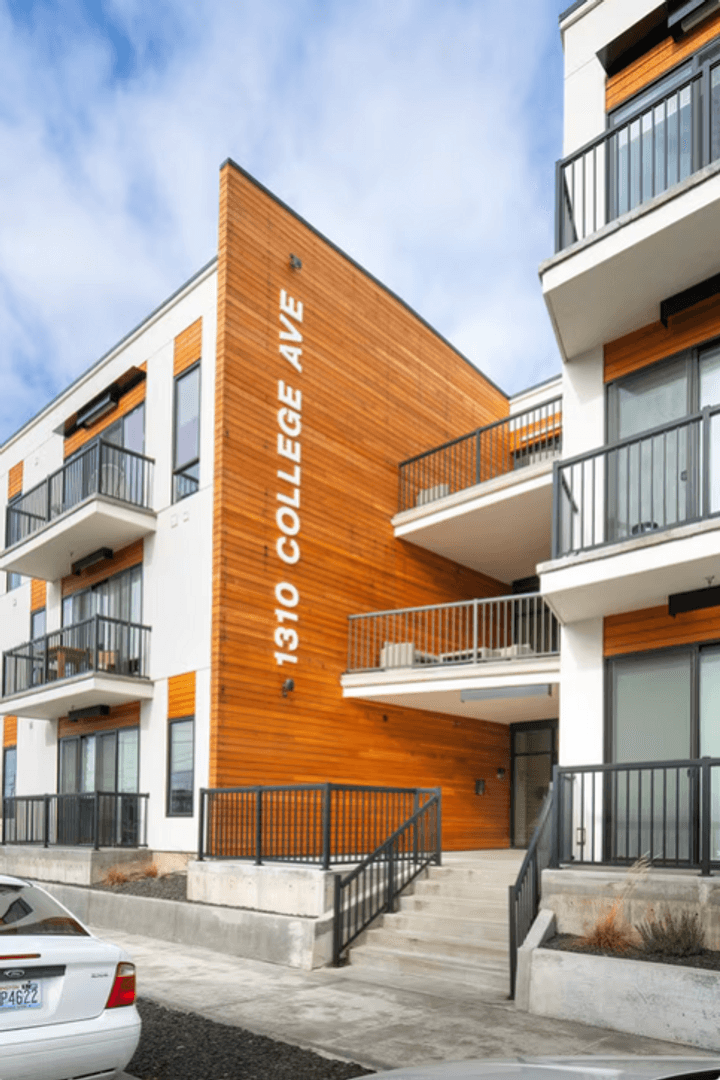 Spokane Apartment: 1310 W College Avenue