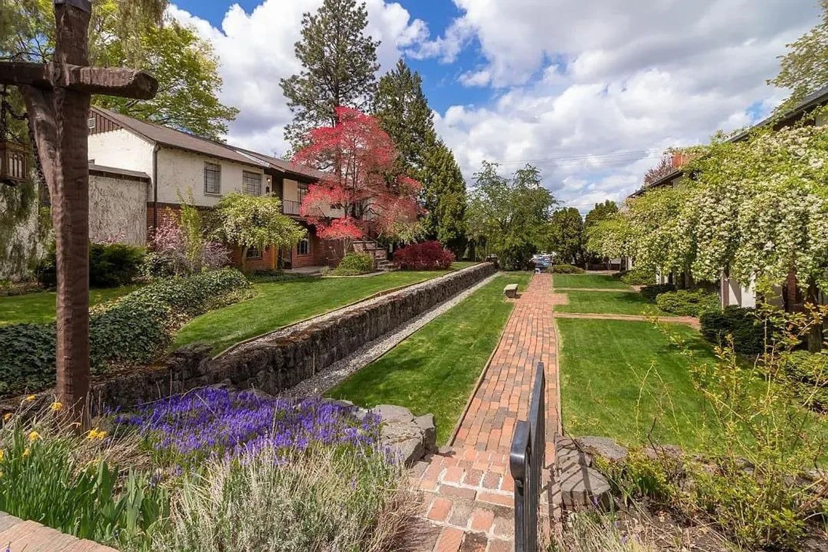 Spokane Apartment: 223 W 9th Ave